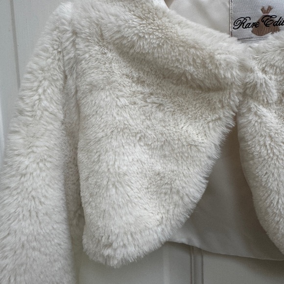 NWOT Rare Editions 3T Girls White Faux Fur Cape Sweater Elegant Formal Wear - Picture 2 of 4